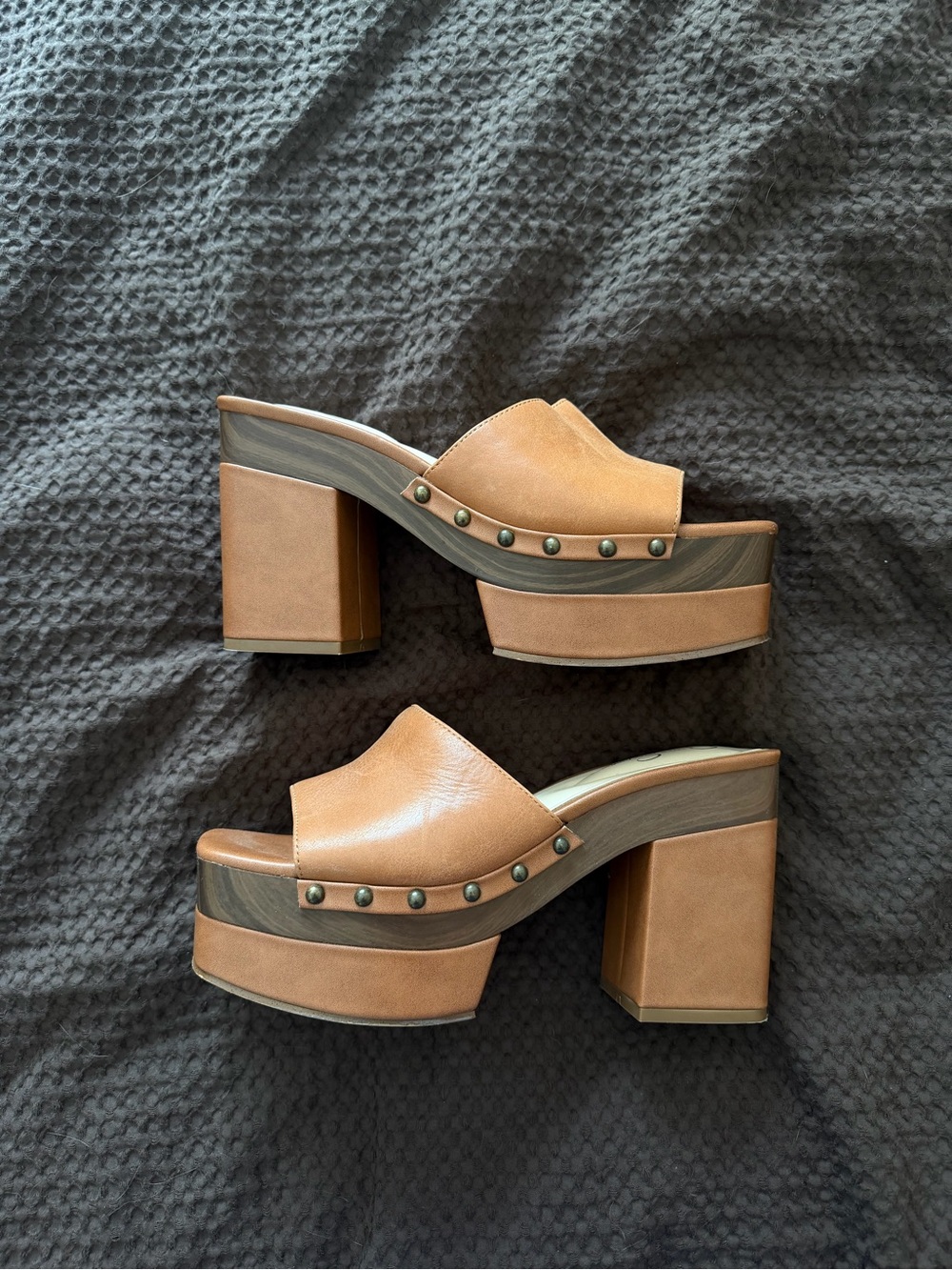 Women’s Tan Platform Mule Heels - Picture 3 of 4
